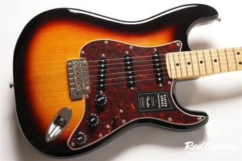 Limited Edition Player Stratocaster - 3 Color Sunburst